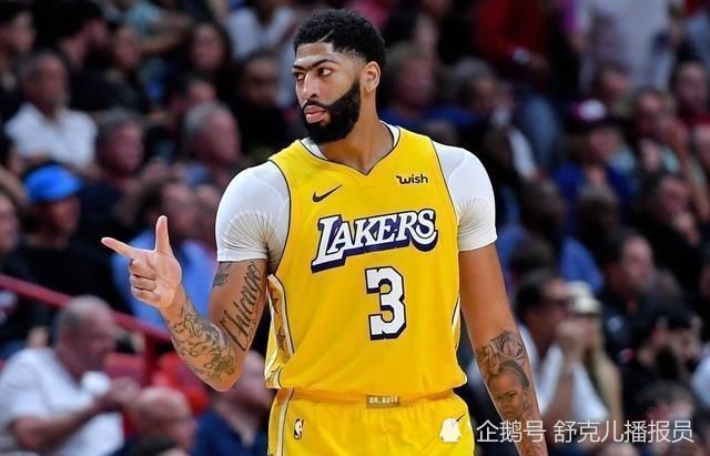 詹姆斯 NBA现役五大天赋溢出的球星：经久不衰詹姆斯，希腊长人字母哥