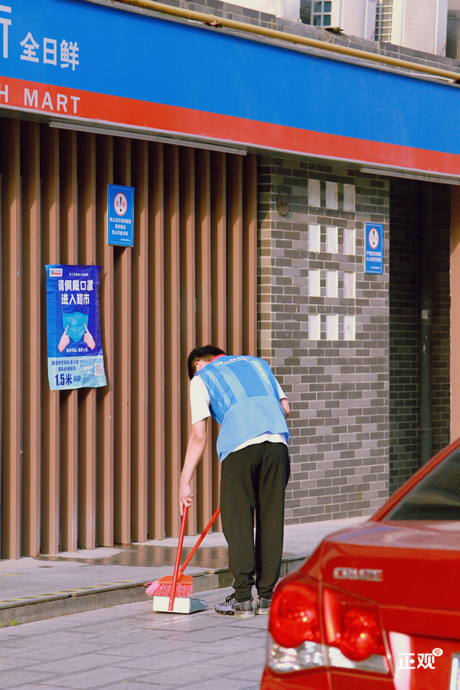 为城市保驾护航上车扫码,验核酸结果和日常消毒成为标配公交车成了