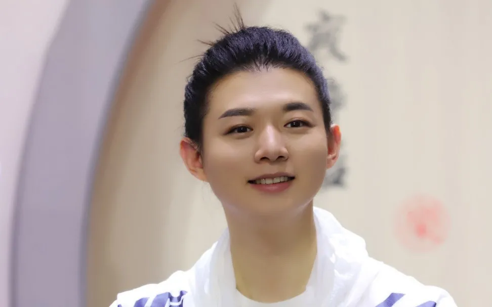 霍尊最新回应赔偿协议和恐吓女方只字未提火凤还说儿子很善良