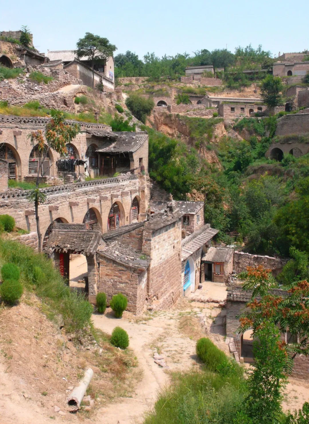 九曲黄河第一镇!吴冠中笔下的李家山