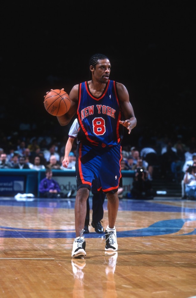 最终,拒绝提前续约的斯普雷威尔在04-05赛季中场均得分跌至12.