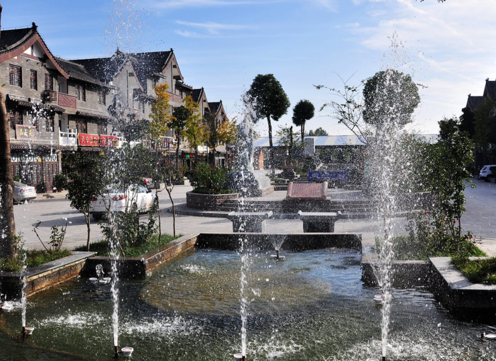 河南一个人造玉都古城,占地1300亩,有"南阳明珠"的美称