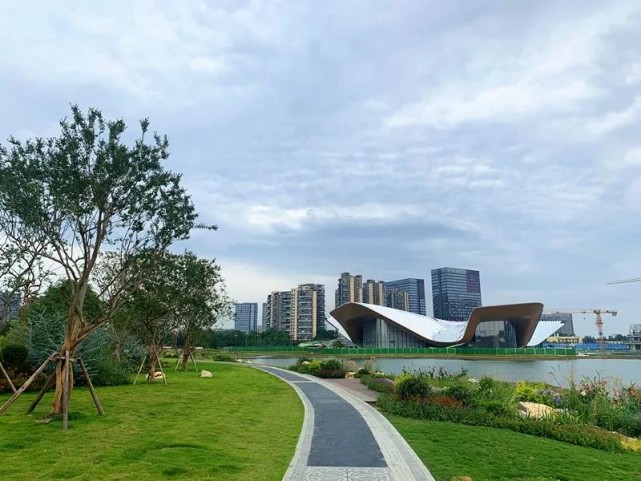 融僑望雲|花閒人漫 心歸望雲|融僑|成都|公園|天府藝術公園|金牛公園