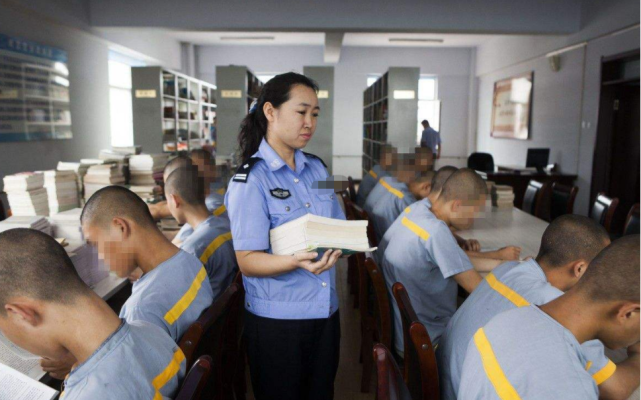 狱警待遇曝光,年薪十万正式编制,但工作内容许多人接受不了|狱警|监狱