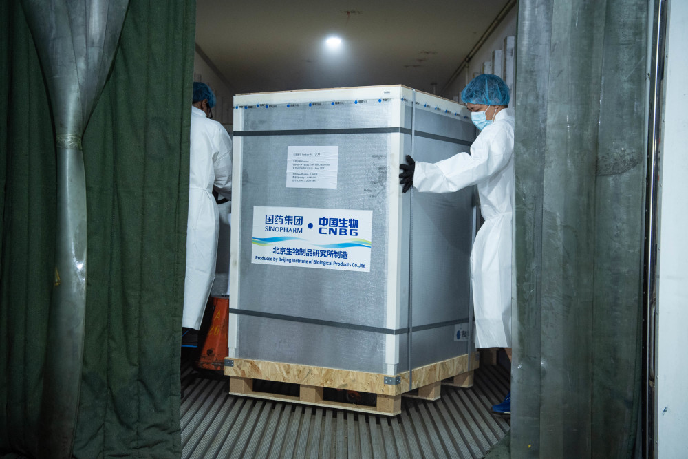 (图文互动)第三批20万剂国药疫苗抵达澳门