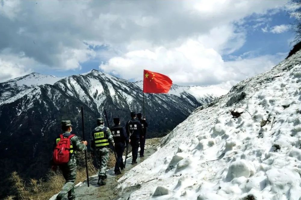 他们,用血肉之躯筑起8千里抗疫长城!