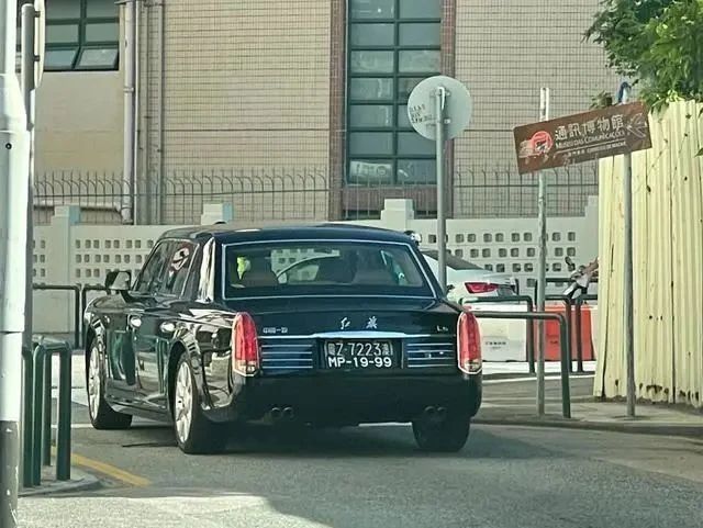澳门第1辆红旗l5,陈明金的座驾,车牌号有特别含义