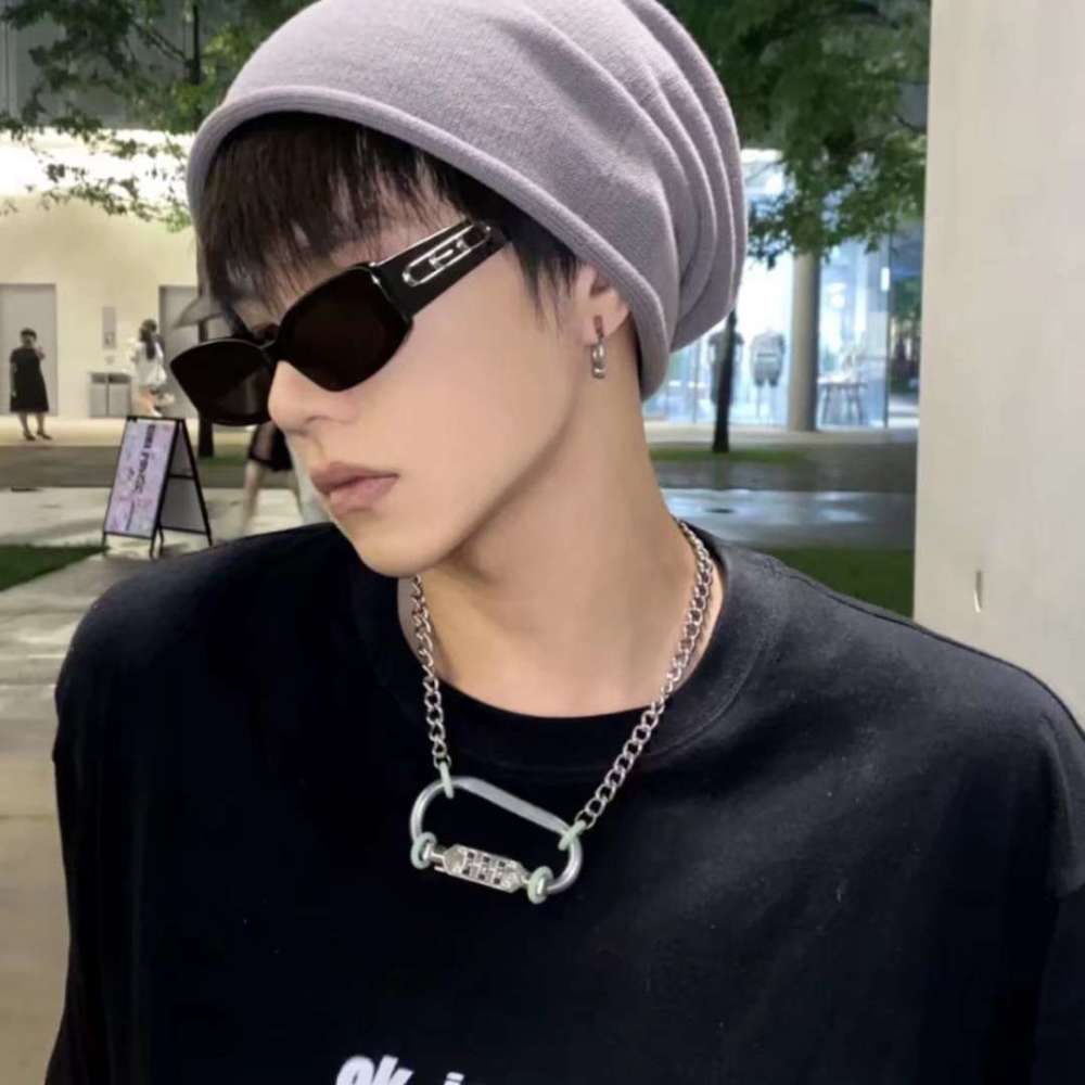 男生头像希望这个秋天可以带来很多很多好消息