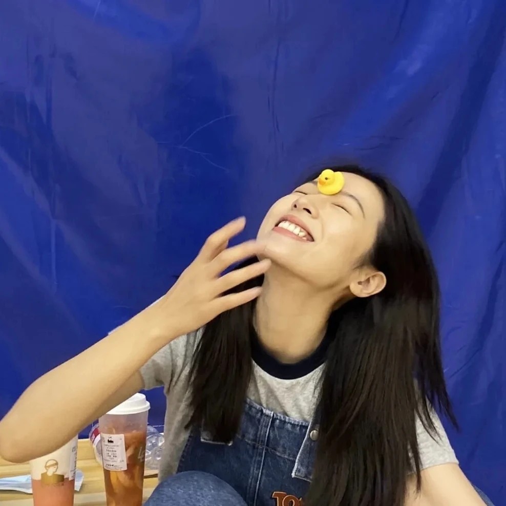 明星头像|周雨彤 "简单的喜欢最长远,懂你的人最温柔."_腾讯新闻