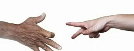 为什么重庆人划拳时大拇指不倒桩