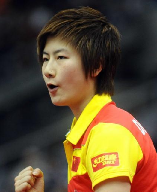 丁宁:15岁进国家队,26岁打败李晓霞成就大满贯,如今31岁仍单身