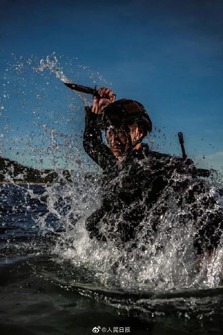 最新武警高清热血壁纸