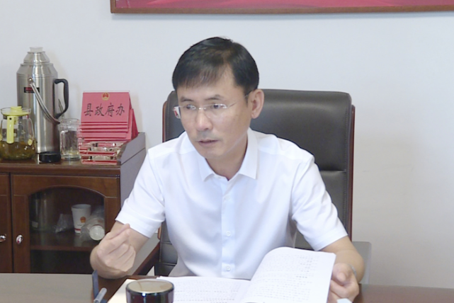 辽阳县十六届人大常委会召开第五十一次主任会议