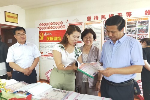 8月12日,市委统战部常务副部长杜晓荣,市民宗委主任牛维维带领督查组