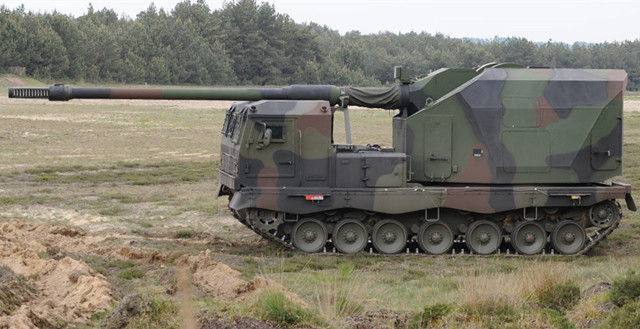 多纳尔155毫米自行榴弹炮,德国和西班牙联合研制的装备