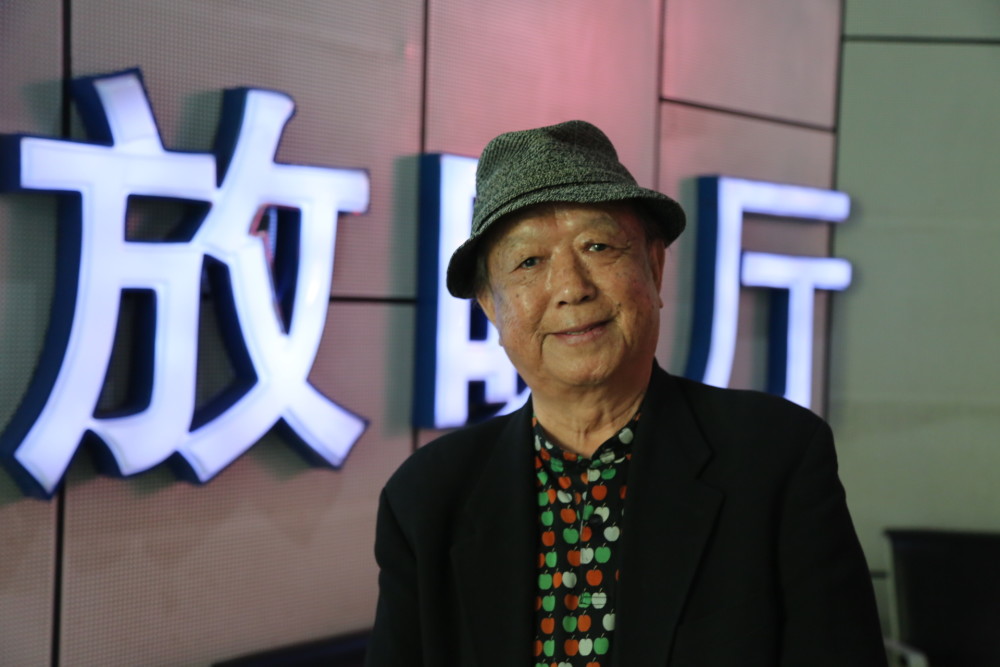1964年,他从北京电影学院美术系毕业,被分配到长春电影制片厂,开始了