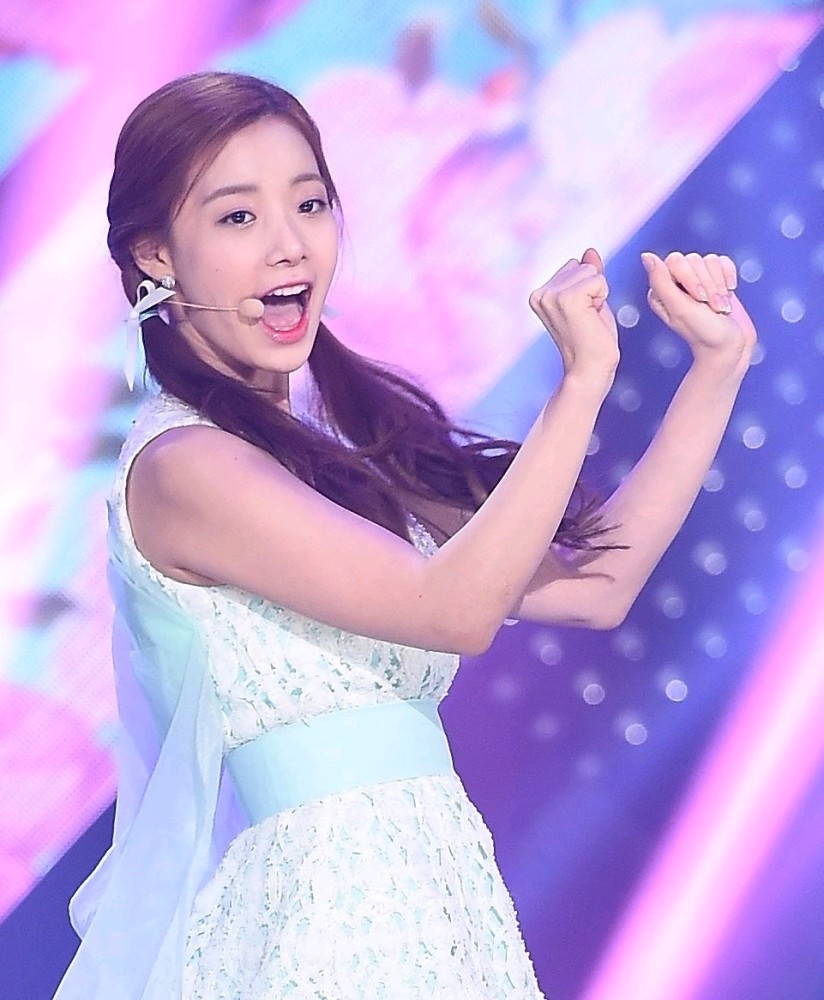 李玹珠油管评论出什么事了遭april排挤后又遭恶评网络暴力