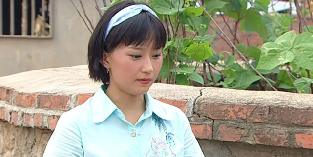 比如傻乎乎的刘英,当年还是个花红柳绿的黄花大闺女,现在胖了,也漂亮