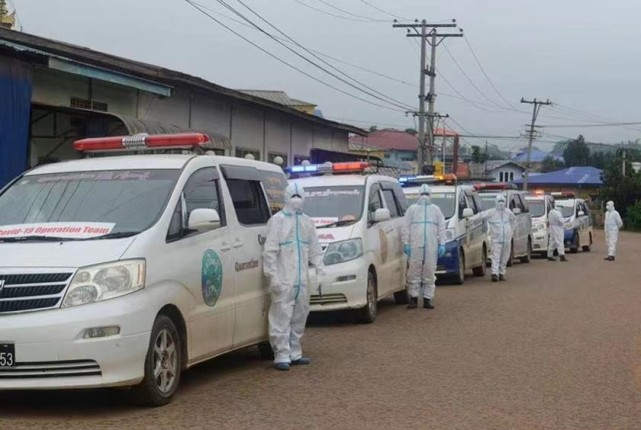 德尔塔病毒横扫越南胡志明救护车排成长龙大批尸体被连夜火化