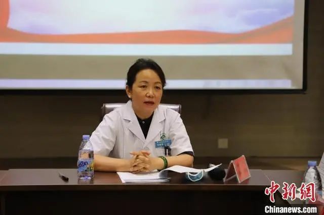 图为内蒙古医院耳鼻咽喉科主任医师刘晓玲.张林虎 摄