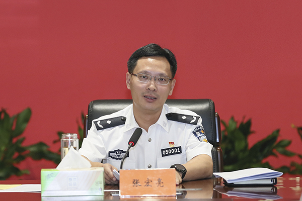 8月11日下午,市局召开高职级警官座谈会,副市长,公安局长张宏亮出席