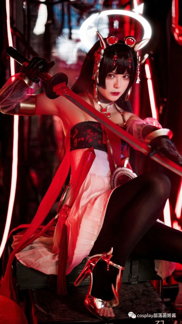 cos:露西亚·鸦羽朱云流霭cos正片@百合欧皇子