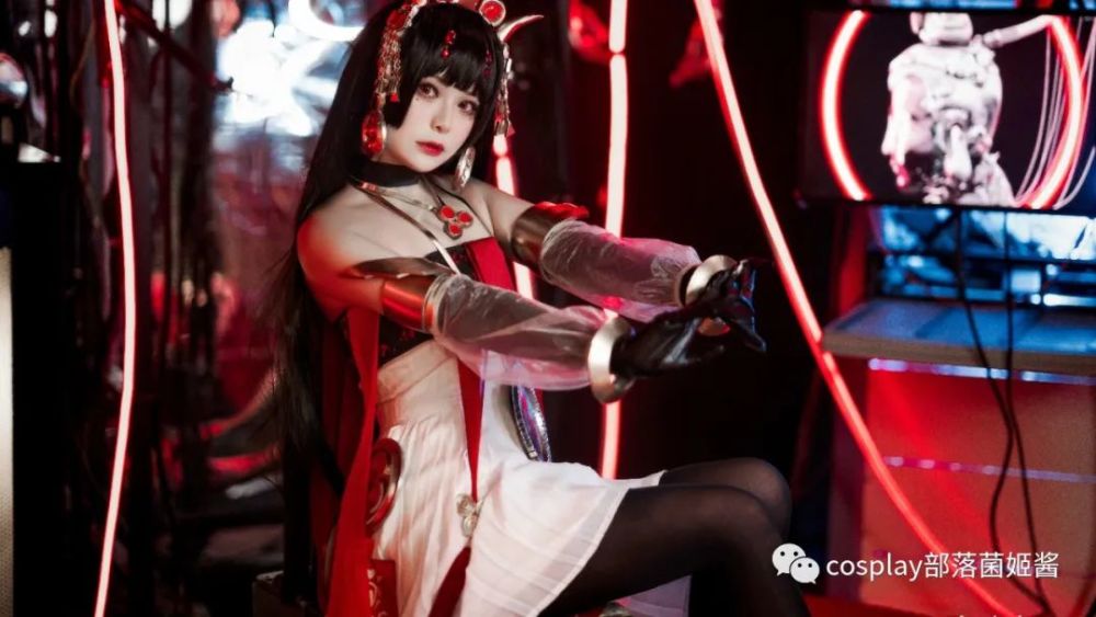 cos露西亚鸦羽朱云流霭cos正片百合欧皇子