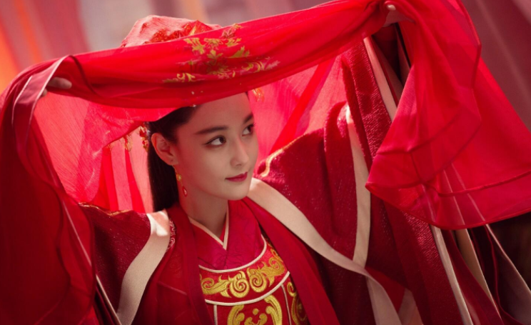 烽火戏诸侯的褒姒说她祸国殃民有些不公正史记载的身世更邪乎