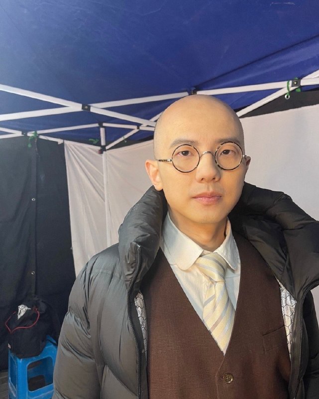 霍尊事件歌手平安也受影响疑似在沪上群内此前还参加过霍尊生日宴