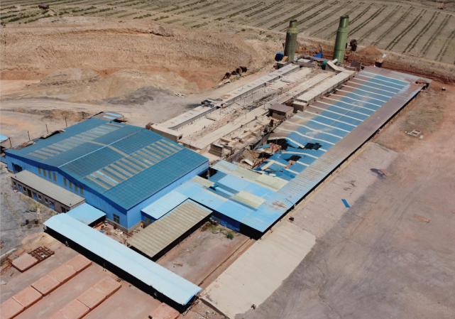 宁夏盐池黑砖厂开的热火朝天标准化砖厂被莫须有关停