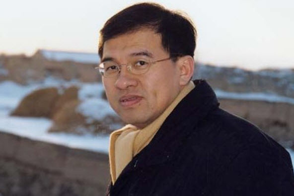 朱迅老公王志罕露面,曾是央视名主持,如今过的怎么样?_腾讯新闻