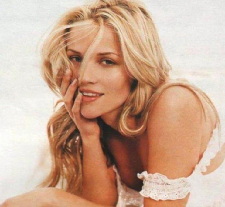 它收购了hello sunshine现有的投资者,包括at&t和laurene powell jobs