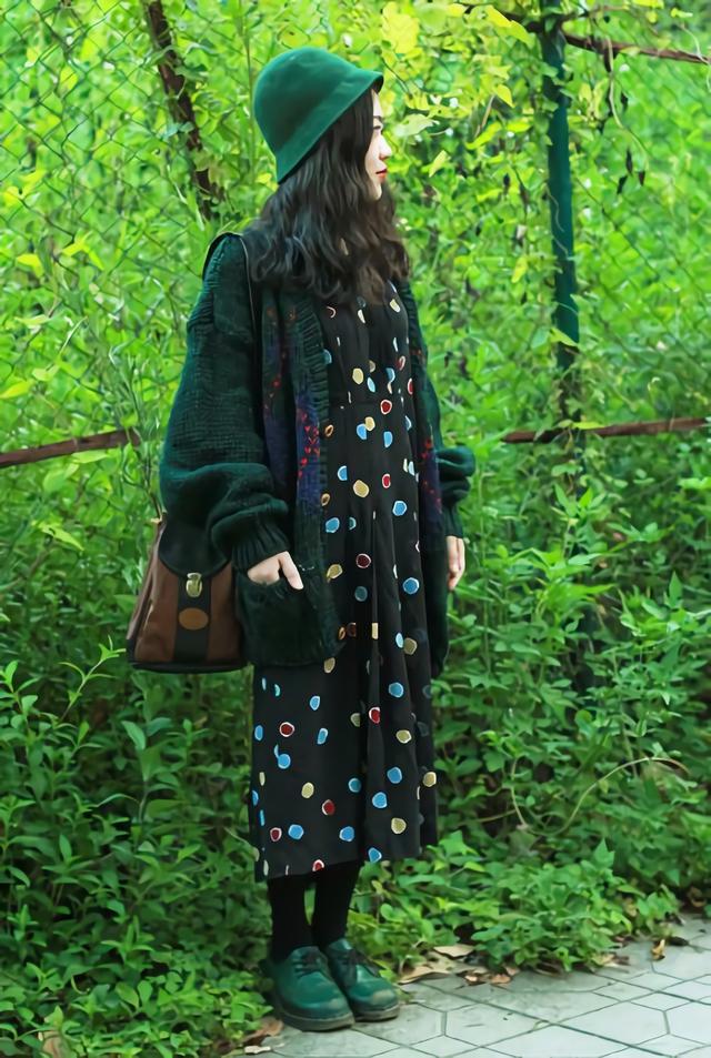 绿色鞋子如何搭配衣服,不同搭配彰显不同个性,你喜欢哪一种?