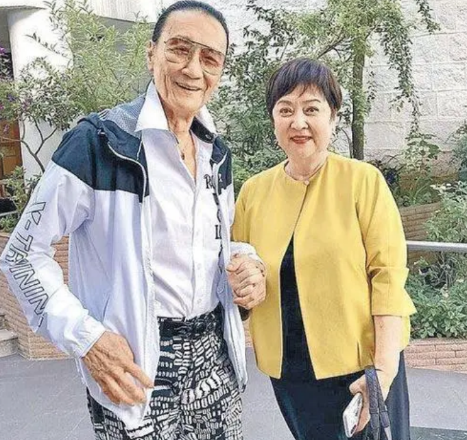 《兰花草》原唱银霞太苦命，因误诊致癌症扩散，控告医生5年迎来曙光_腾讯新闻