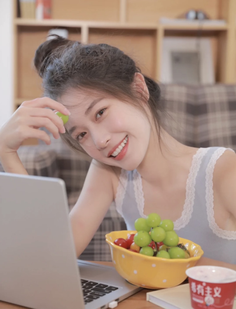 温柔眼里有光的高清女头