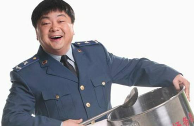 军艺初代校草洪剑涛因意外导致身材发福胖若两人不复帅气