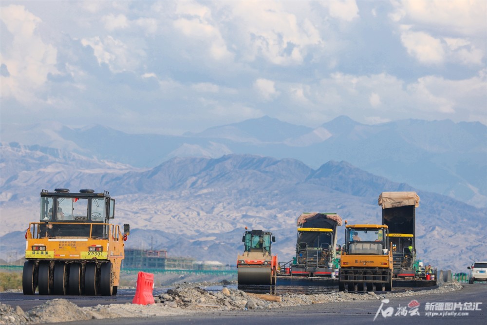 精阿高速公路9月底通车