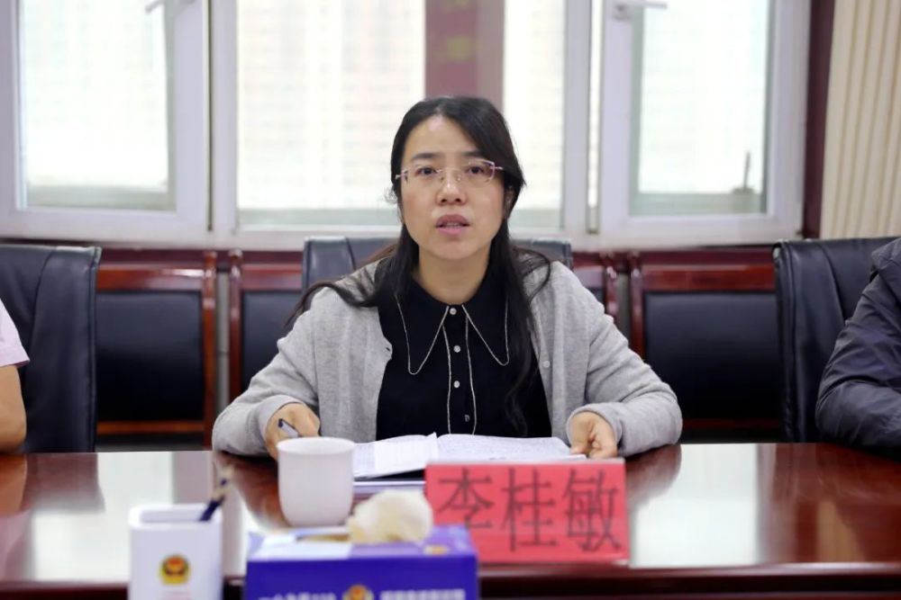 8月12日,省公安厅法制总队副总队长李桂敏一行九人到城东公安分局督导