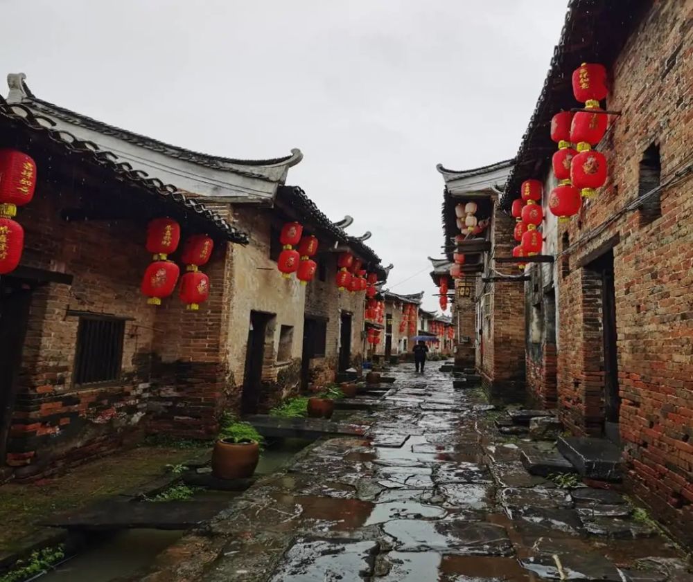 地址:賀州市富川瑤族自治縣葛坡鎮深坡村門票價格:免門票廻瀾風雨橋廻