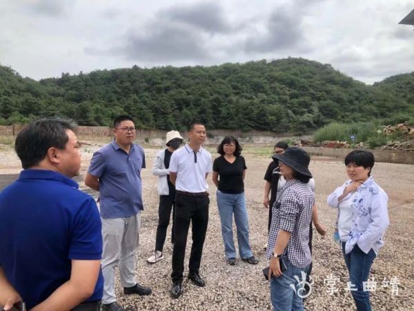 9日,调研组一行实地考察了曲靖市富源县响水河水库铊浓度异常生态环境