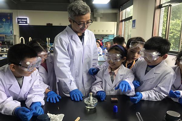 神童王裕栋:9岁写化学论文,14岁被北大破格录取,为何如此牛?