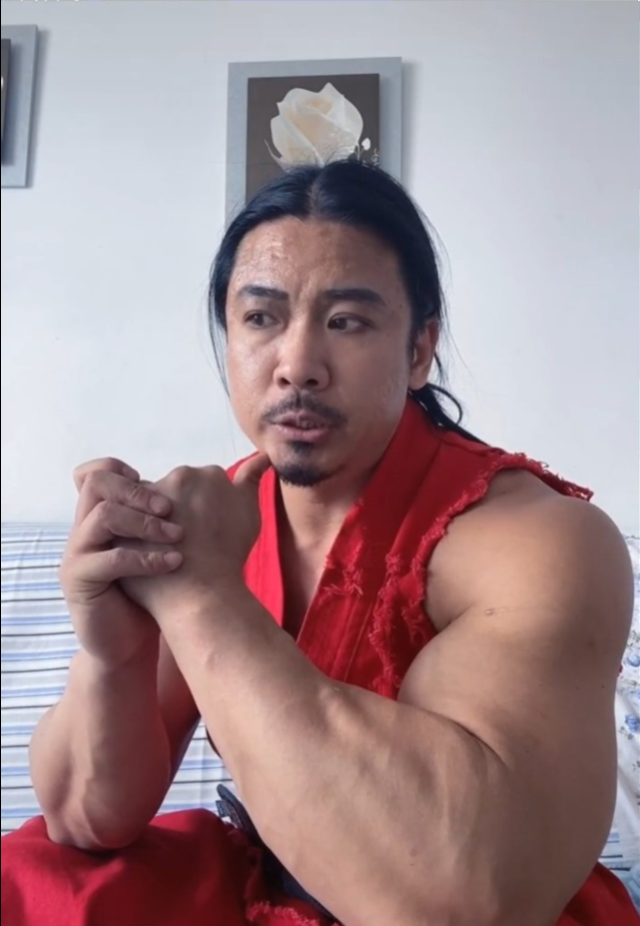 在海南举办的熙穆传奇—世界拳王争霸赛中,苏帕杰将会以一敌四,一人硬