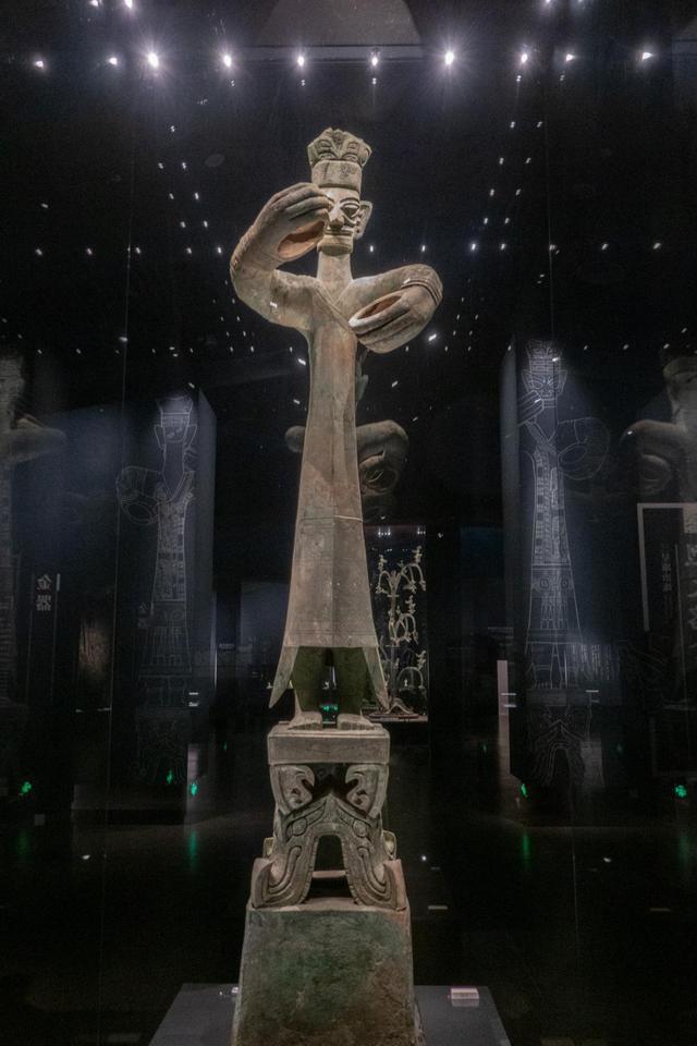 三星堆大立人,三星堆博物馆最神秘的宝藏