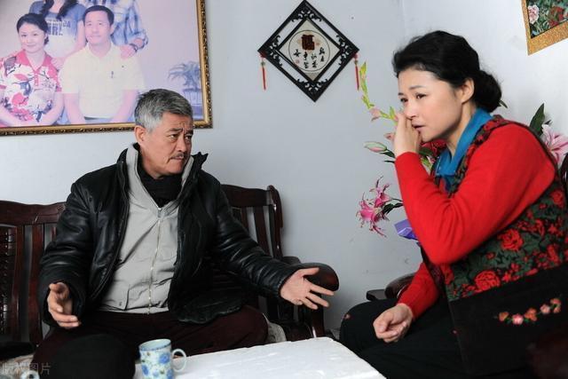 于月仙同车的三名伤者,一人送到北京救治,两名伤者送往金昌治疗,伤势