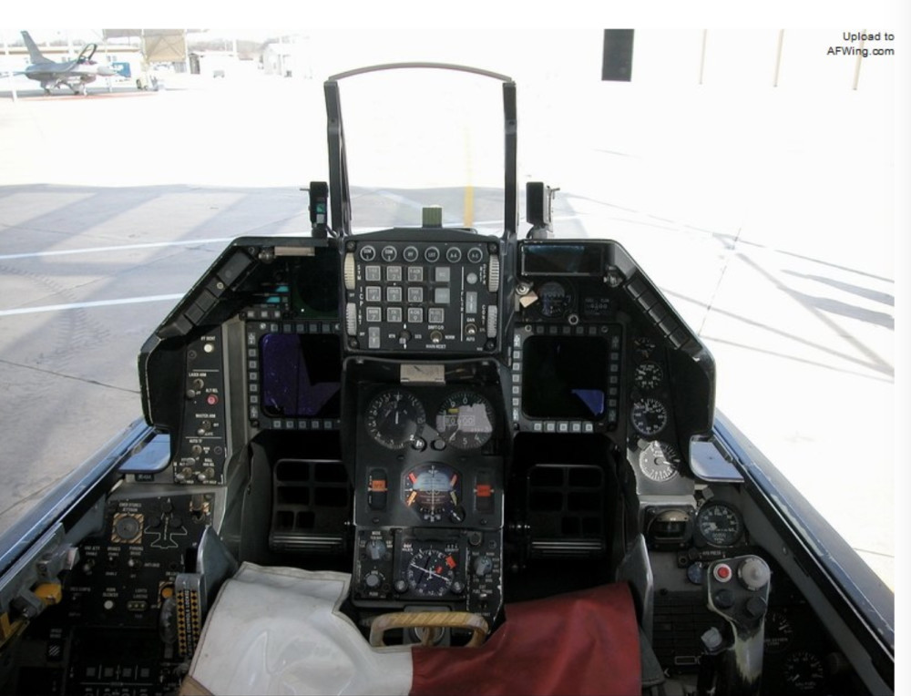 f16战斗机座舱进化史从仪表为主到全玻璃化见证科技的进步