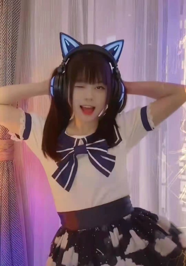 火线妹跳扭腰舞观众发现火箭筒瘦了一圈粉丝我的青春回来了