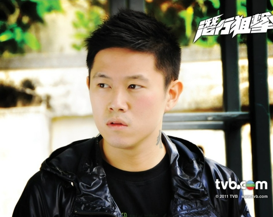 据悉,谢天华和欧阳靖曾在tvb 著名警匪剧《潜行狙击》合作,谢天华饰演