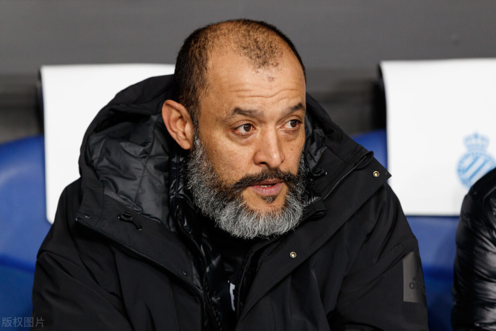 努诺·埃斯皮里托·桑托透露与哈里·凯恩谈话并澄清了季前赛回归失败