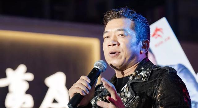 一首流浪歌红遍大江南北爆火后却皈依佛门陈星现状如何