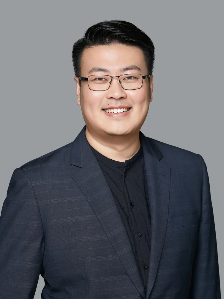 北京广播电视台新闻广播《主播在线》《成长日记》主播.